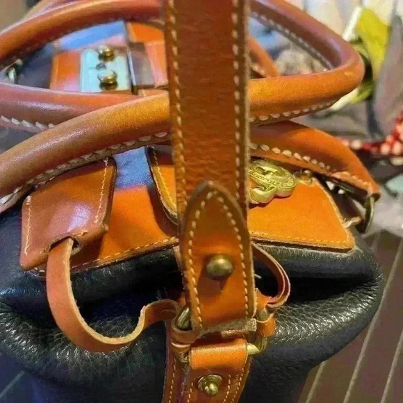 Dooney & Bourke Vintage Doctor Satchel - Picture 9 of 14